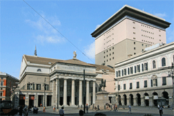 veduta del carlo felice a genova